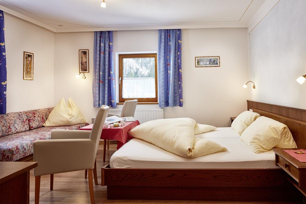 Alpengasthof Enzingerboden Hotel Room photo